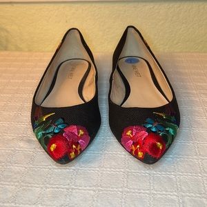 Nine West flats. 7.5M